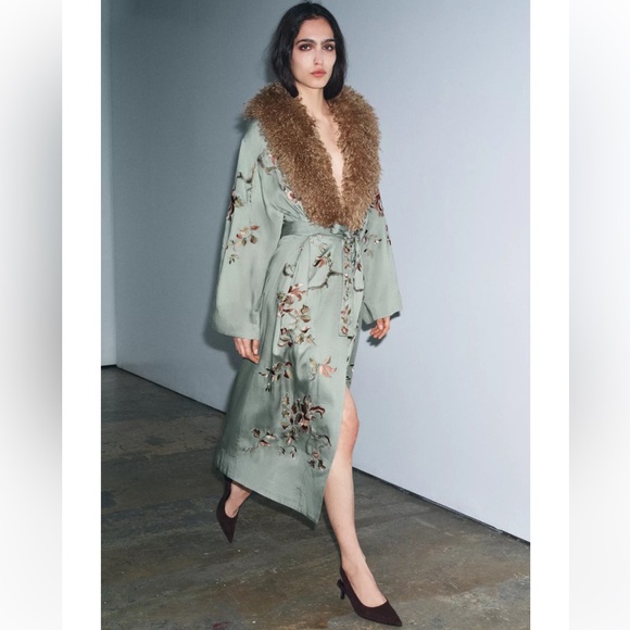 Zara Jackets & Blazers - FAUX FUR COLLAR KIMONO ZW COLLECTION LIMITED